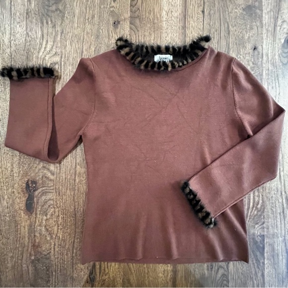 Vintage sz Medium brown silk sweater with fur cuffs and collar - Picture 7 of 16